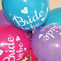 Ballonnen met wens voor bruid